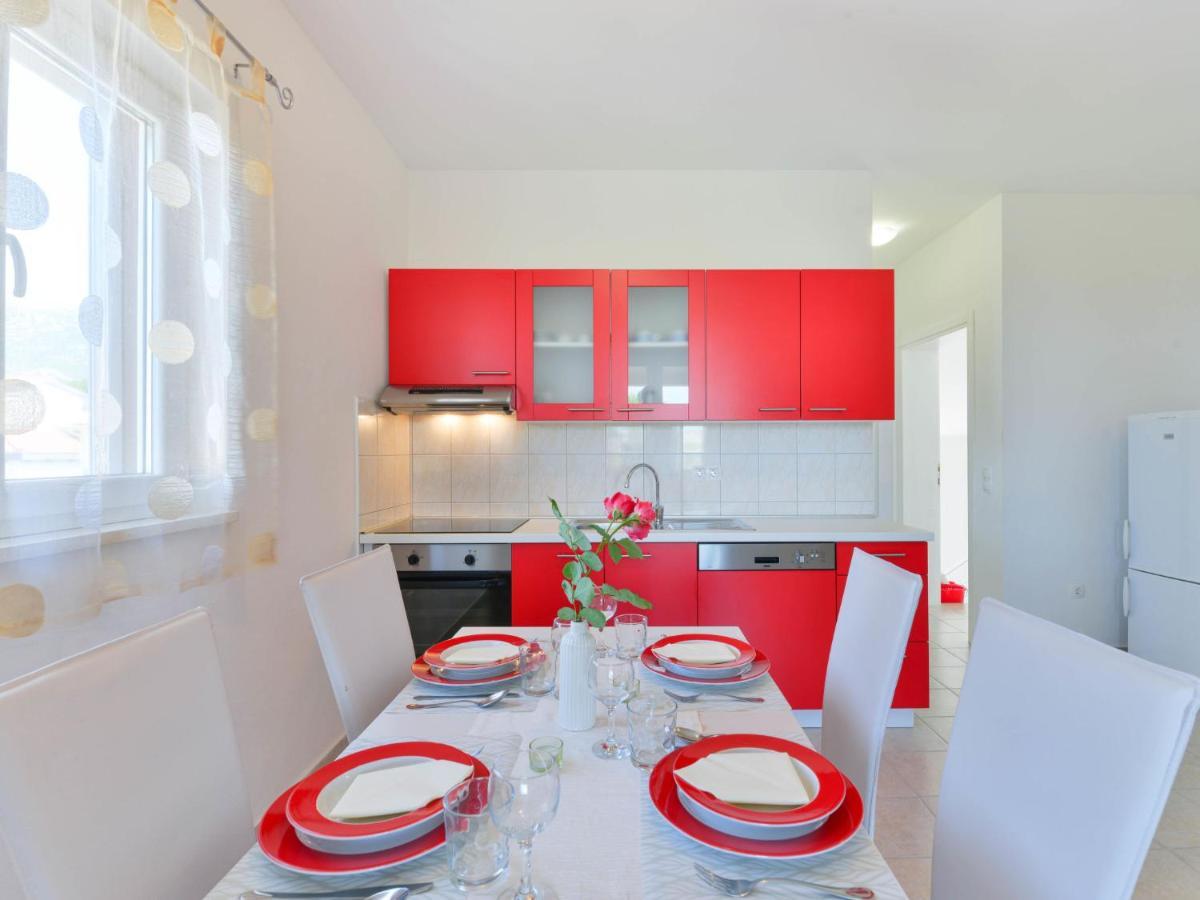 Apartment Matas - SRD316 Rovanjska Bagian luar foto