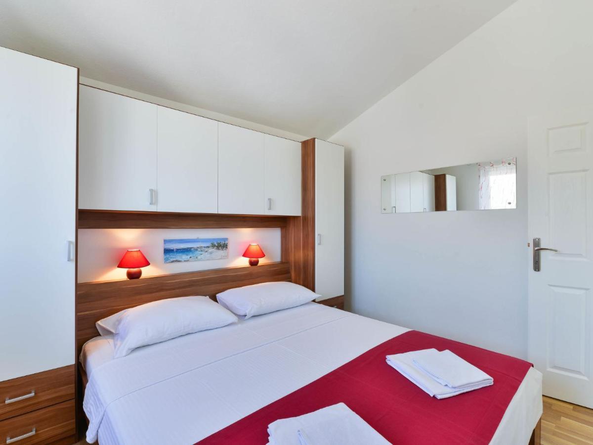 Apartment Matas - SRD316 Rovanjska Bagian luar foto
