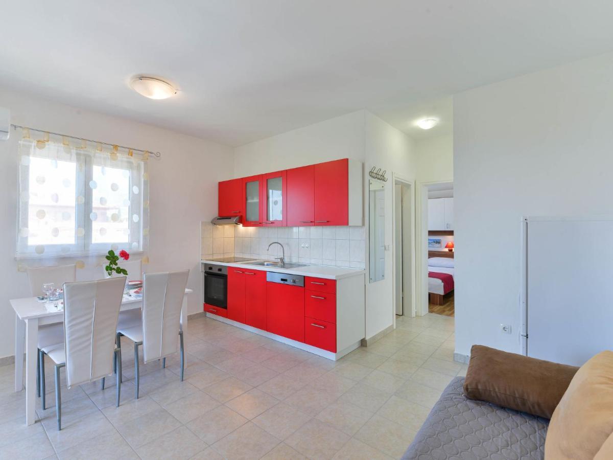 Apartment Matas - SRD316 Rovanjska Bagian luar foto